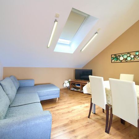Apartment Val Njivice Eksteriør billede