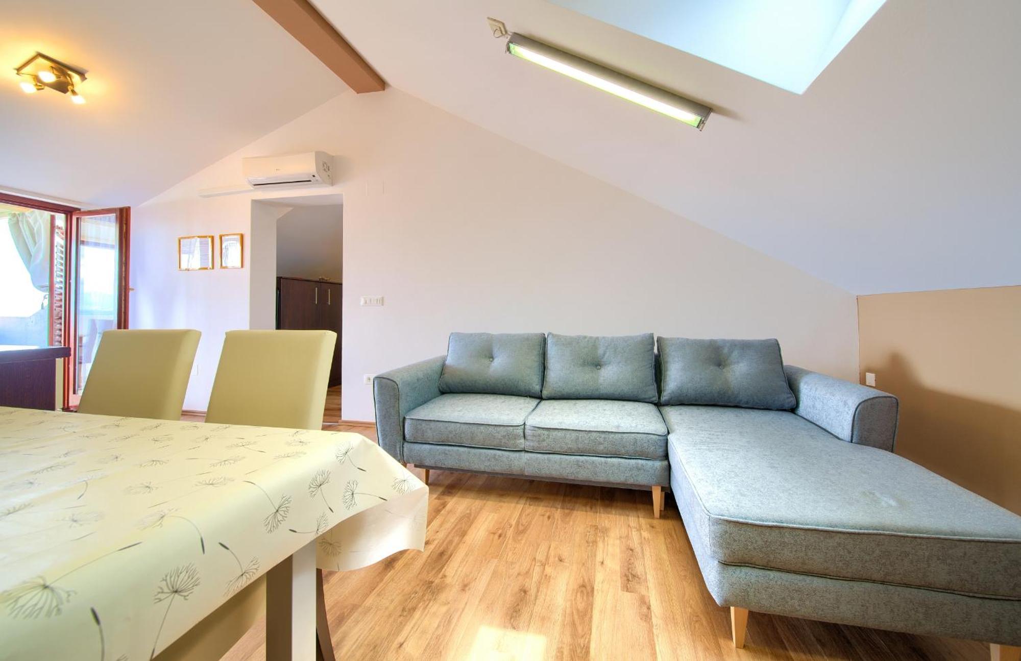 Apartment Val Njivice Eksteriør billede